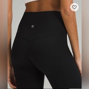 Lululemon *BARELY WORN* Align High-Rise Ribbed Crop 23”